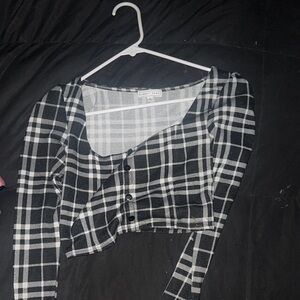Chic Black and White Plaid Crop Top